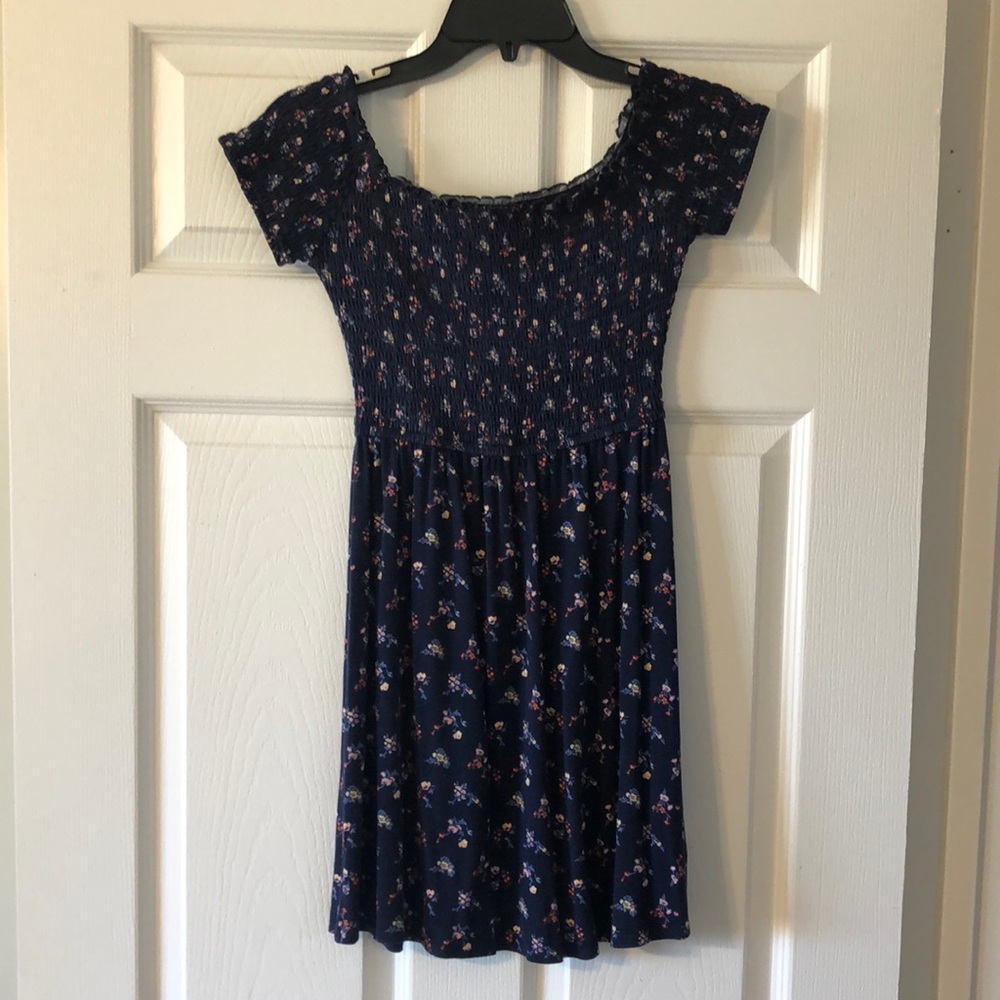Off the shoulder small